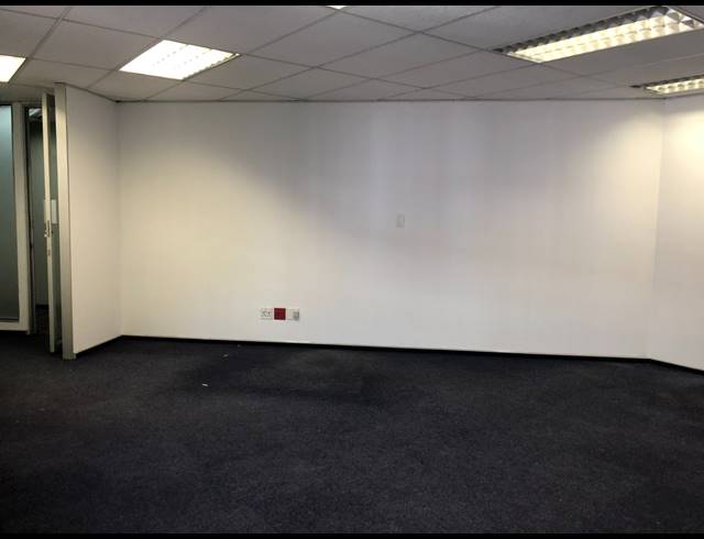 78M² OFFICE TO LET IN ROSEBANK
